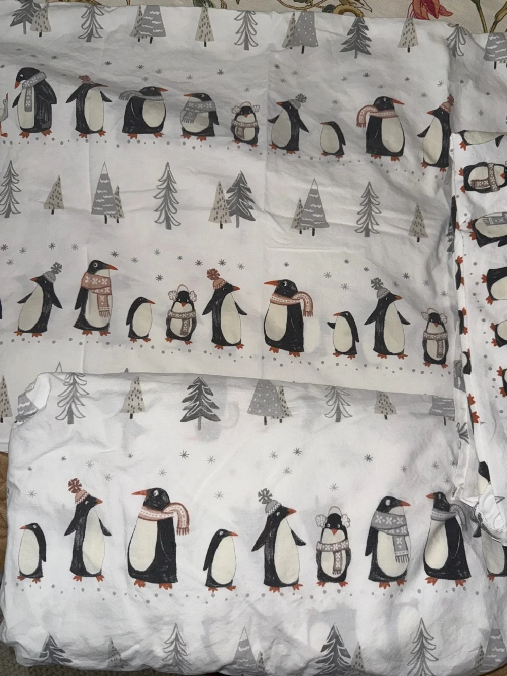Pottery Barn Kids Penguin Parade  organic Cotton Sheet twin Set